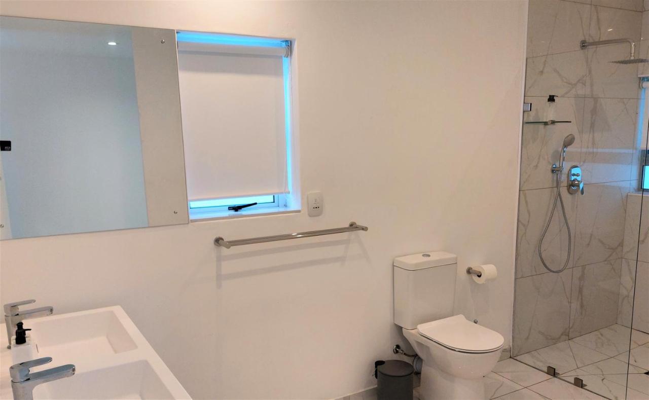 Soli Deo Gloria, Pearl Studio Paternoster Zewnętrze zdjęcie